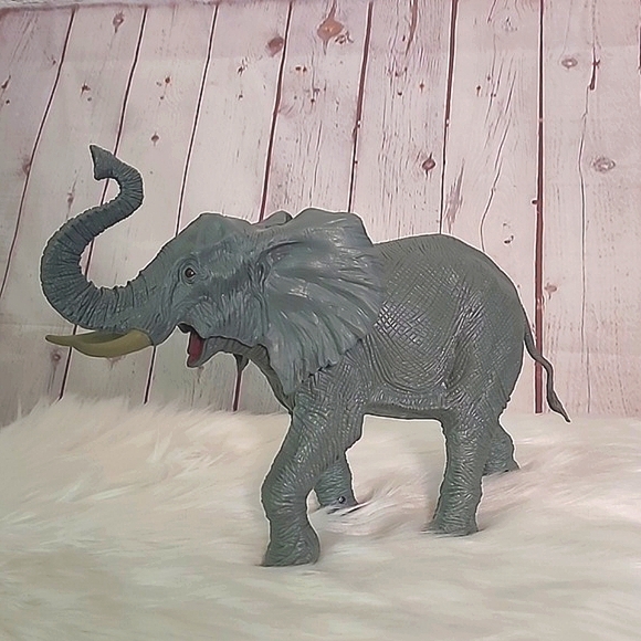 2020 Animal Planet Realistic African Elephant Battery Operated Sound Making Toy - Picture 17 of 17